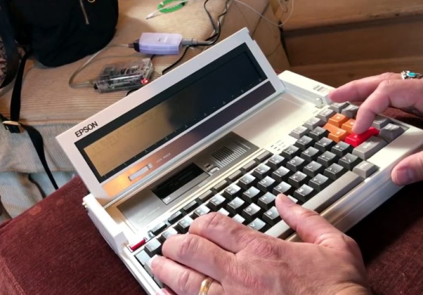 Browsing Modern Day BBS On The Epson PX-8 Laptop