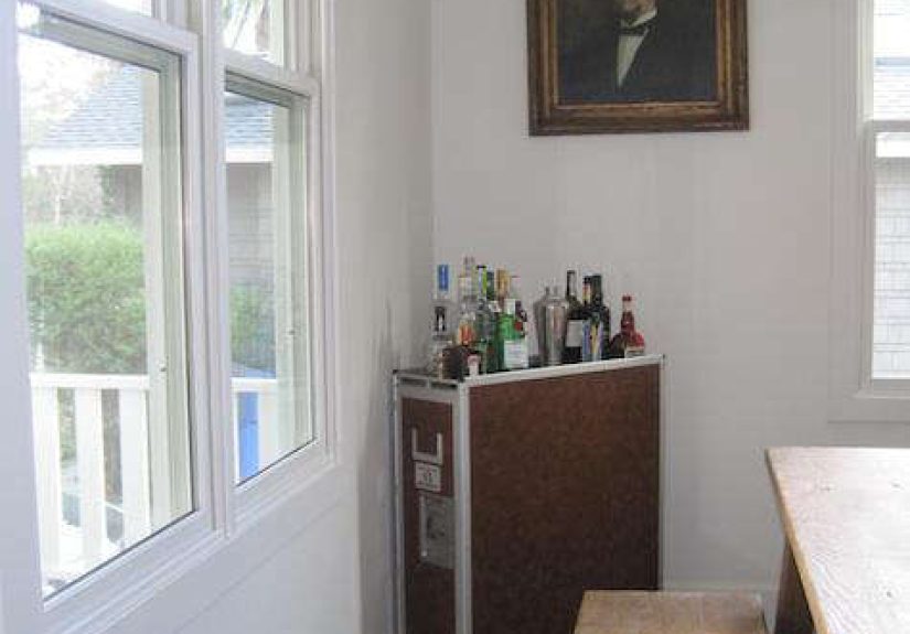 Design Sleuth: Airline Bar Cart as Drinks Trolley