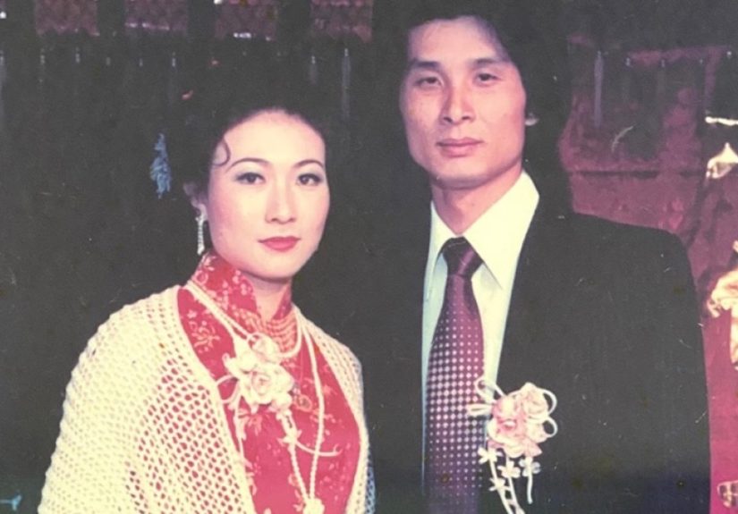 Hey Pandas, Share Your Old School Wedding Photos