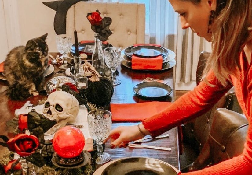 How to Create a Vintage Witchy Wonderland: Halloween Tablescape