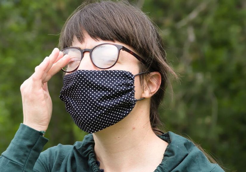 How to Stop Glasses from Fogging Up While Wearing a Mask