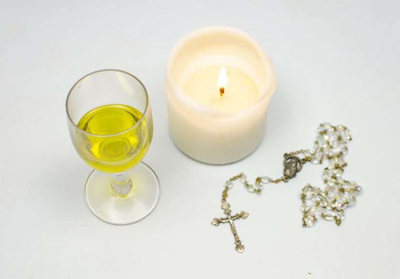 3 Easy Ways to Apply Anointing Oil