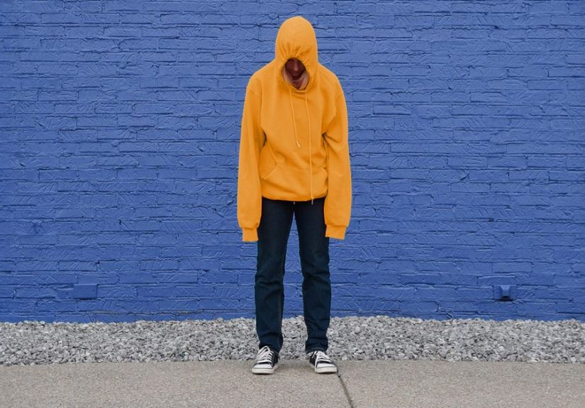 7 Physical Signs of Low Self-Esteem
