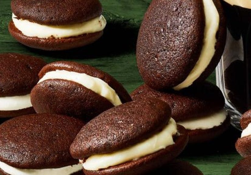 Best Chocolate Whoopie Pies Recipe - How to Make Chocolate Whoopie Pies