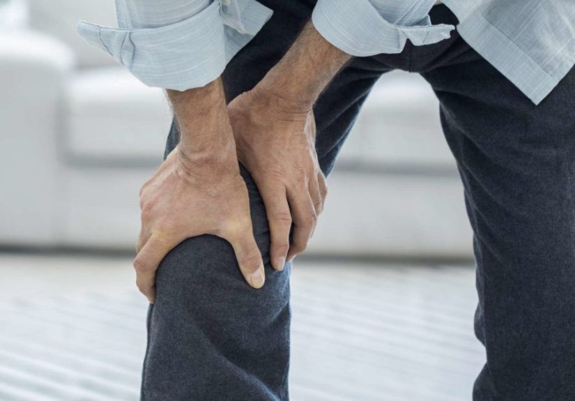 Chronic Knee Pain: Causes, Risk Factors, Treatment, and Tips