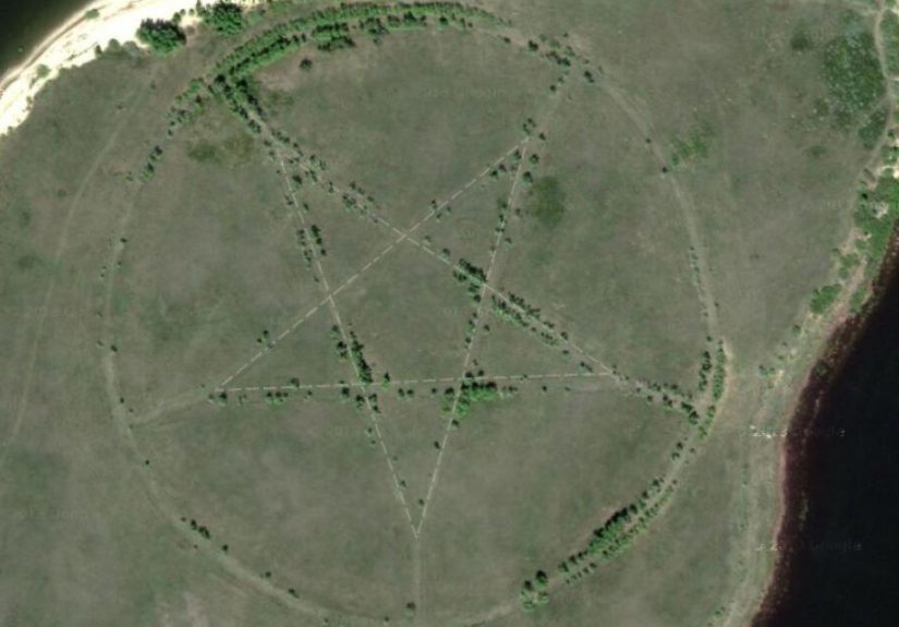 Hey Pandas, What’s The Funniest Thing You’ve Seen On Google Maps? (Closed)