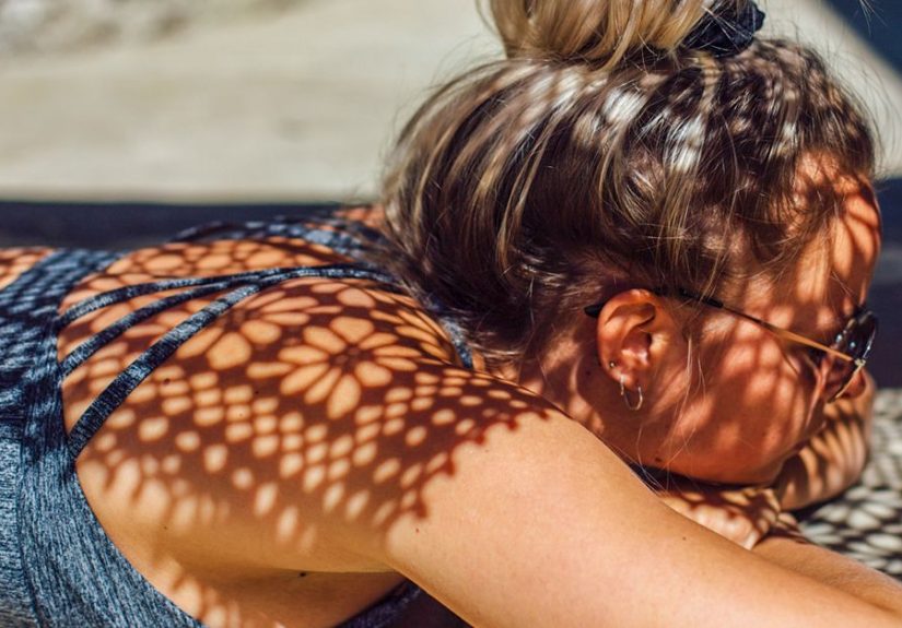 How Long Does a Tan Last? The Scoop on Suntans, Spray Tans, More