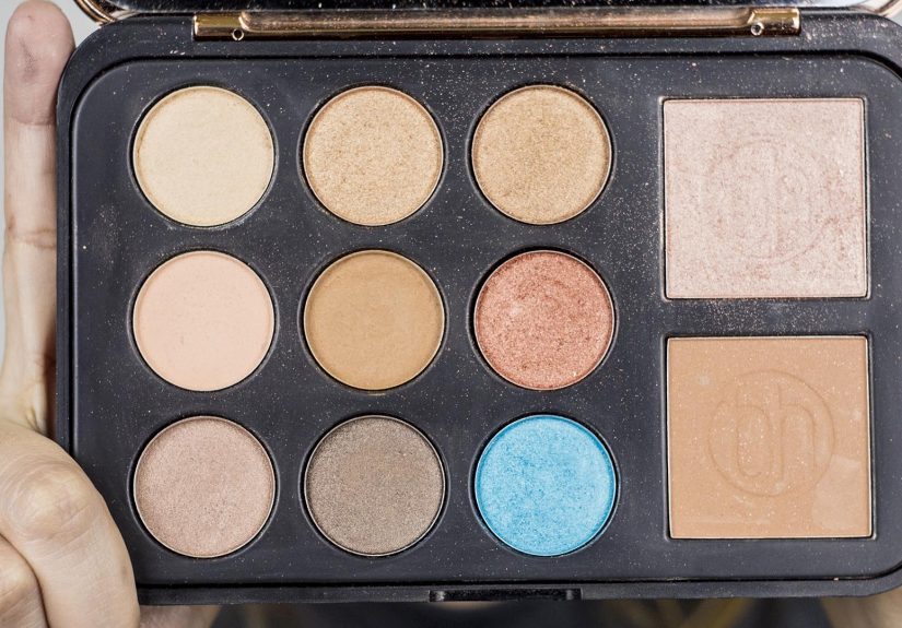 How to Apply Everyday Makeup: A Quick, Easy Tutorial