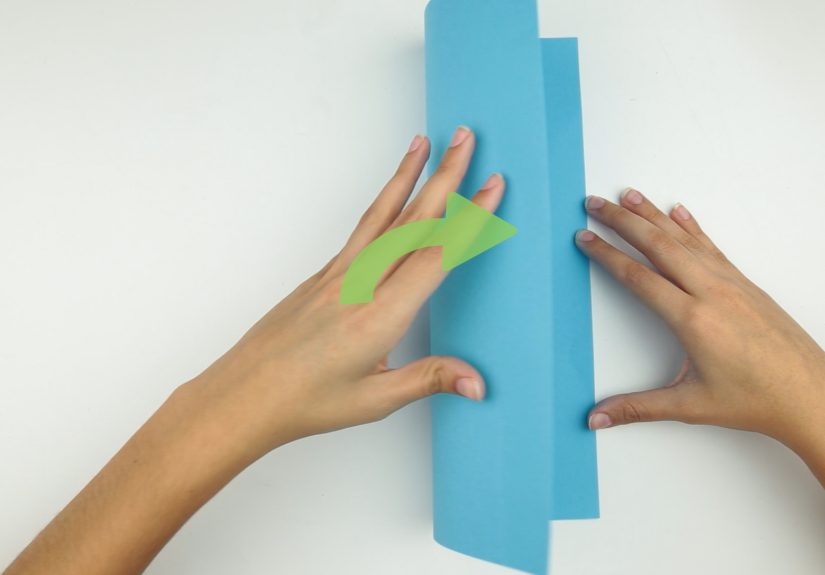 How to Make a Loop De Loop Paper Airplane: 10 Steps