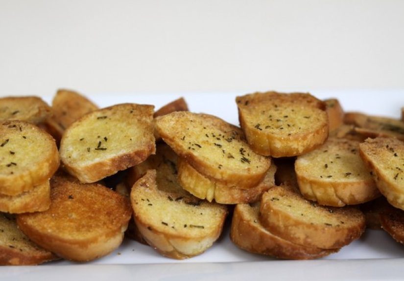 How to Make Bagel Chips (Two Easy, Savory Ways)