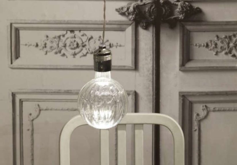 Twisted Glass Globe Lamp