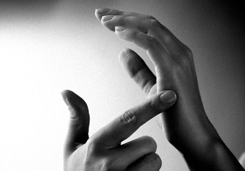 What is EFT tapping? Evidence and how-to guide