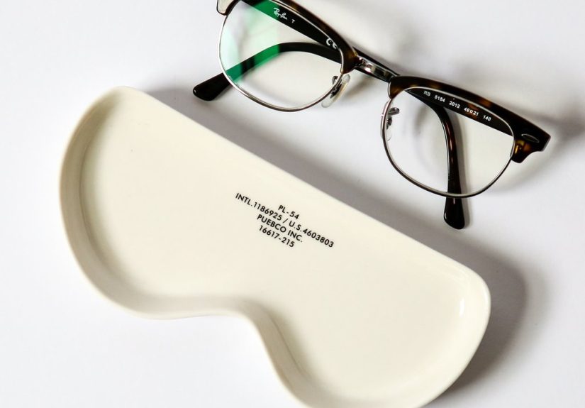 Display-Worthy Eyeglass Trays and Holders from Puebco