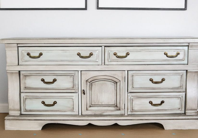 How to Paint an Old Dresser Upcycle - Hunter Green + Brass DIY