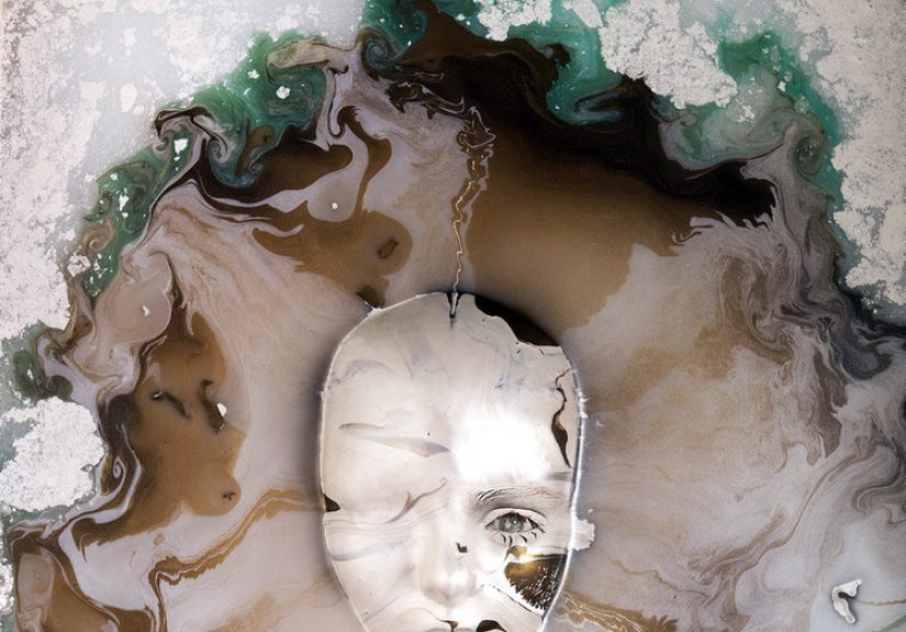 I Create Surreal Photographs In My Bathtub That Channel Feminine Strength And Vulnerability