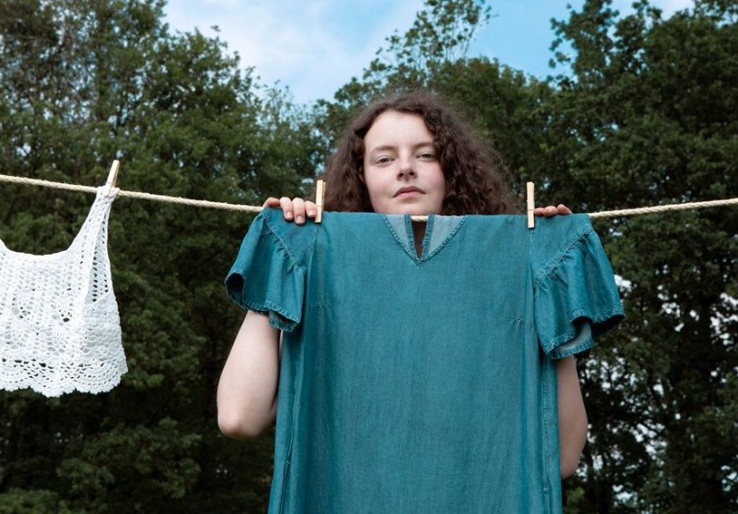 Negative Body Image: Definition, Causes, Symptoms, Treatment