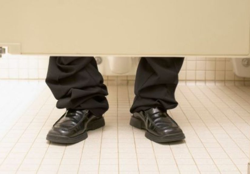10 Bathroom Breaks That Changed History