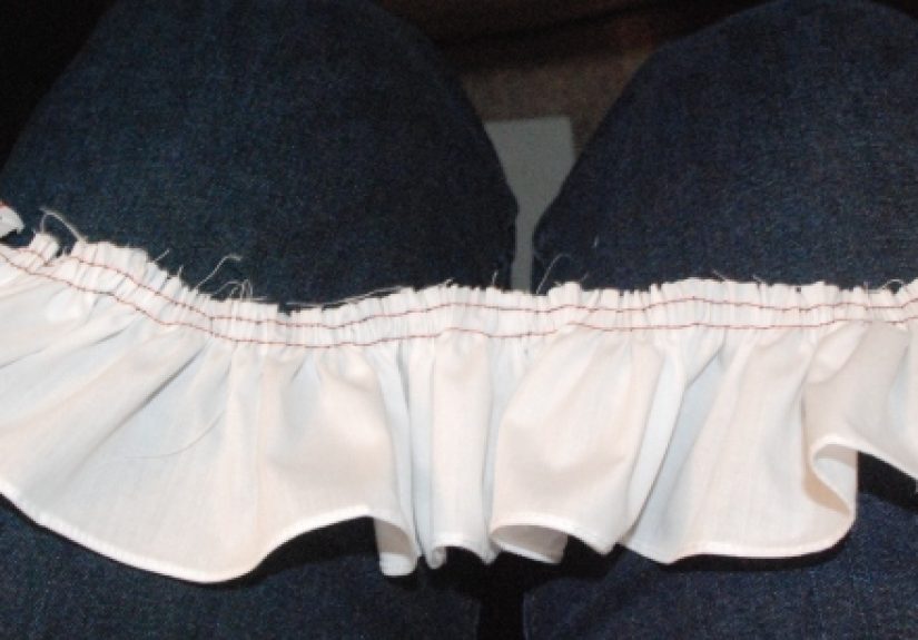 How to Gather Fabric into Ruffles: 8 Steps