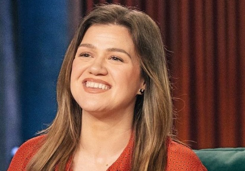 Kelly Clarkson Leaves Fans Emotional With Rare Family Update