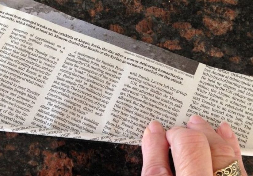 Turn Old Newspapers into a Decorative Mirror